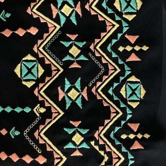 Sleeveless Blouse Scoop Neck V-Back Embroidered Flowy Summer Boho Coquette L - Picture 2 of 5